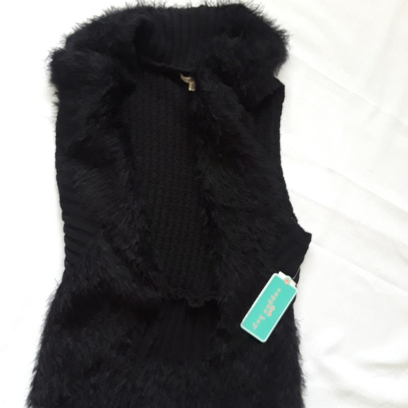 Copper Key Other - {Copper Key} L Faux Fur Sleeveless Vest NWT